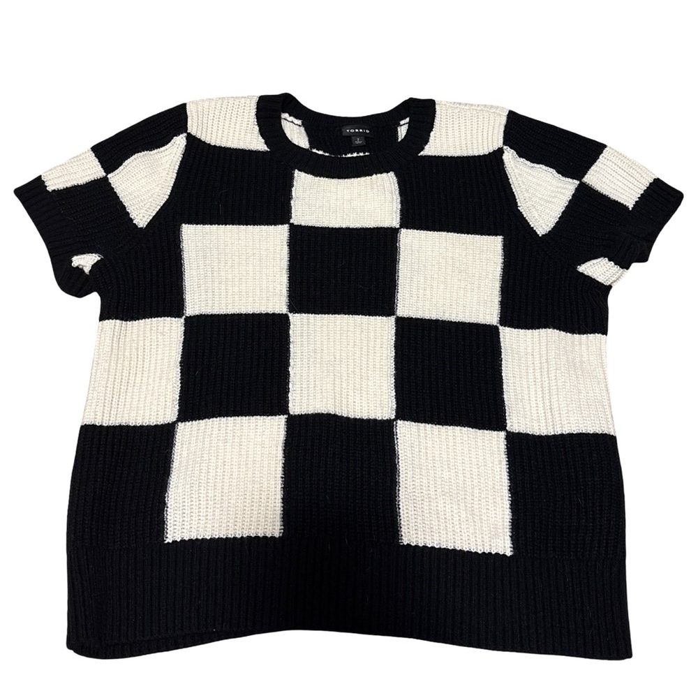 Torrid Black and White Checkered Short Sleeve Tee
